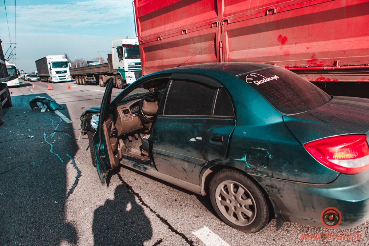 Водитель машины остался целым и невредимым