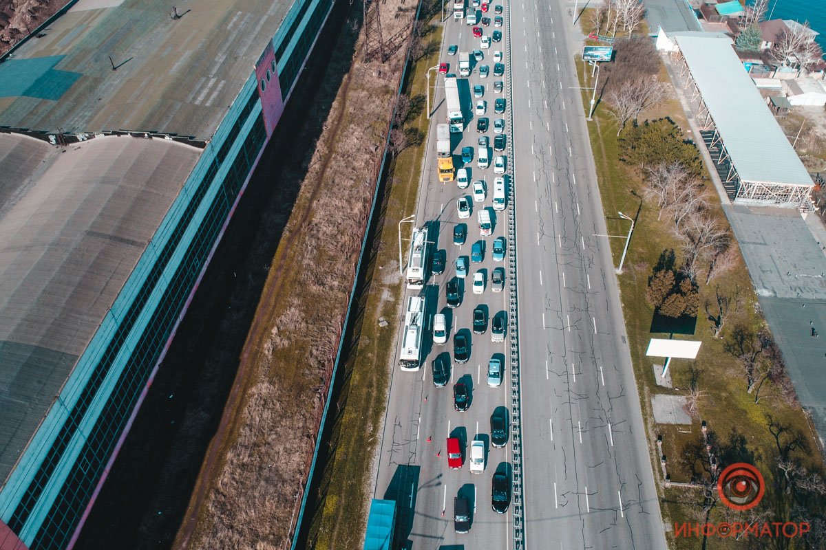 Пробка тянулась от Кайдакского моста