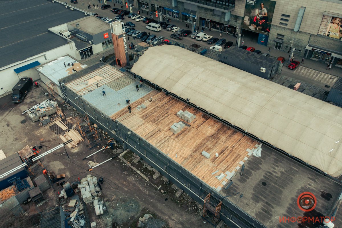 На этом месте в ближайшем будущем обещают построить торгово-деловой центр