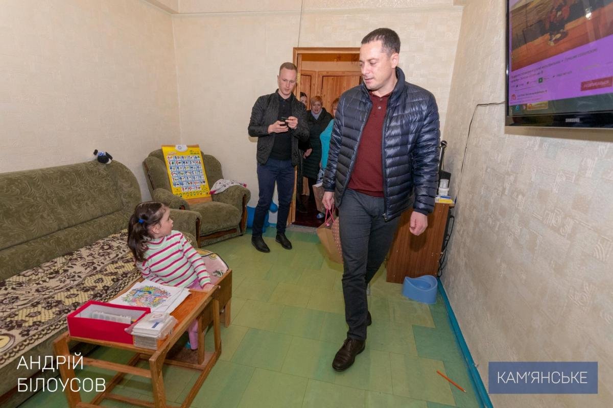 Мэр Каменского поздравил мам, воспитывающих детей с инвалидностью 2