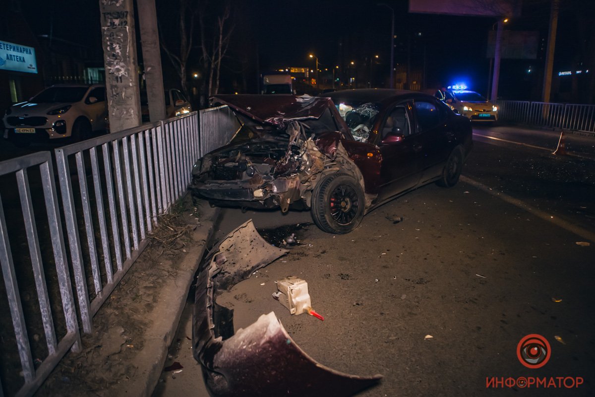 Предварительно, Daewoo на большой скорости въехал в Kia, а Kia столкнулась с Toyota