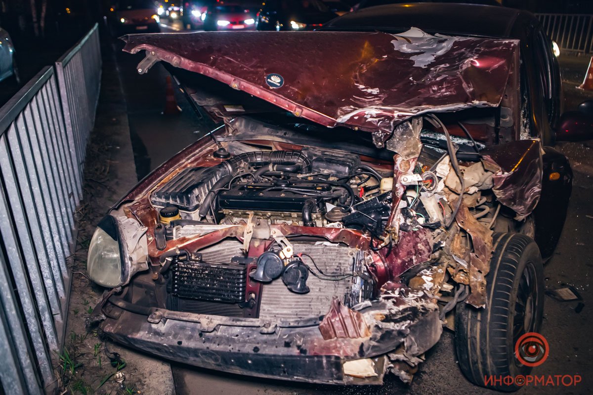 Daewoo на большой скорости летел в крайнем ряду