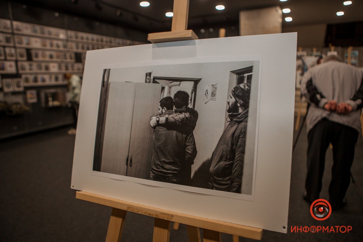 На фото изображения настоящая жизнь, настоящая война