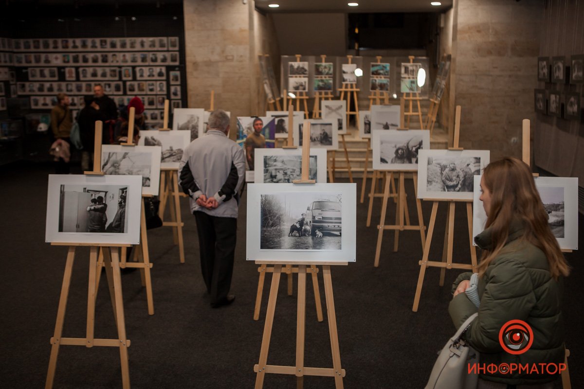 Она проходит в Зале памяти