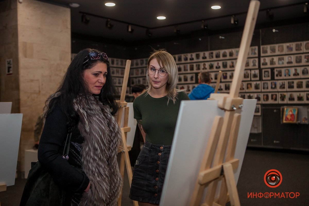 На мероприятие пришла мама бойца, его близкие, родственники и друзья