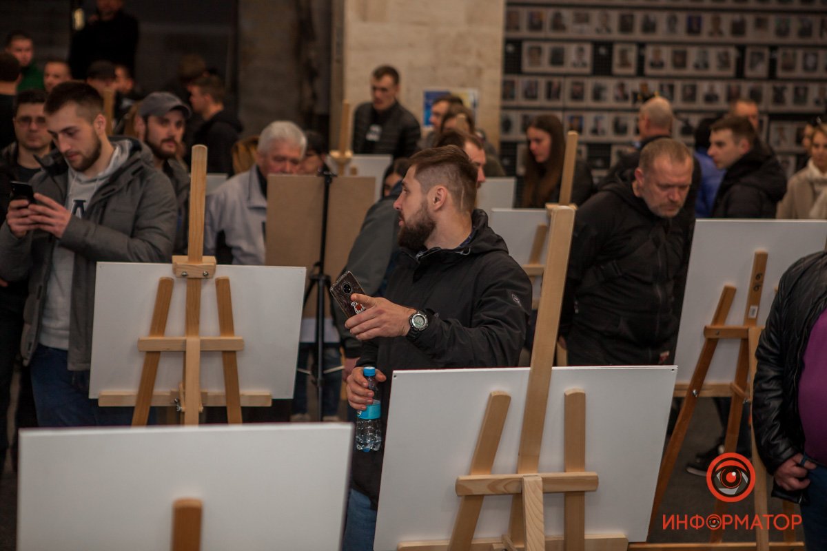 Многие узнавали себя на снимках Романа