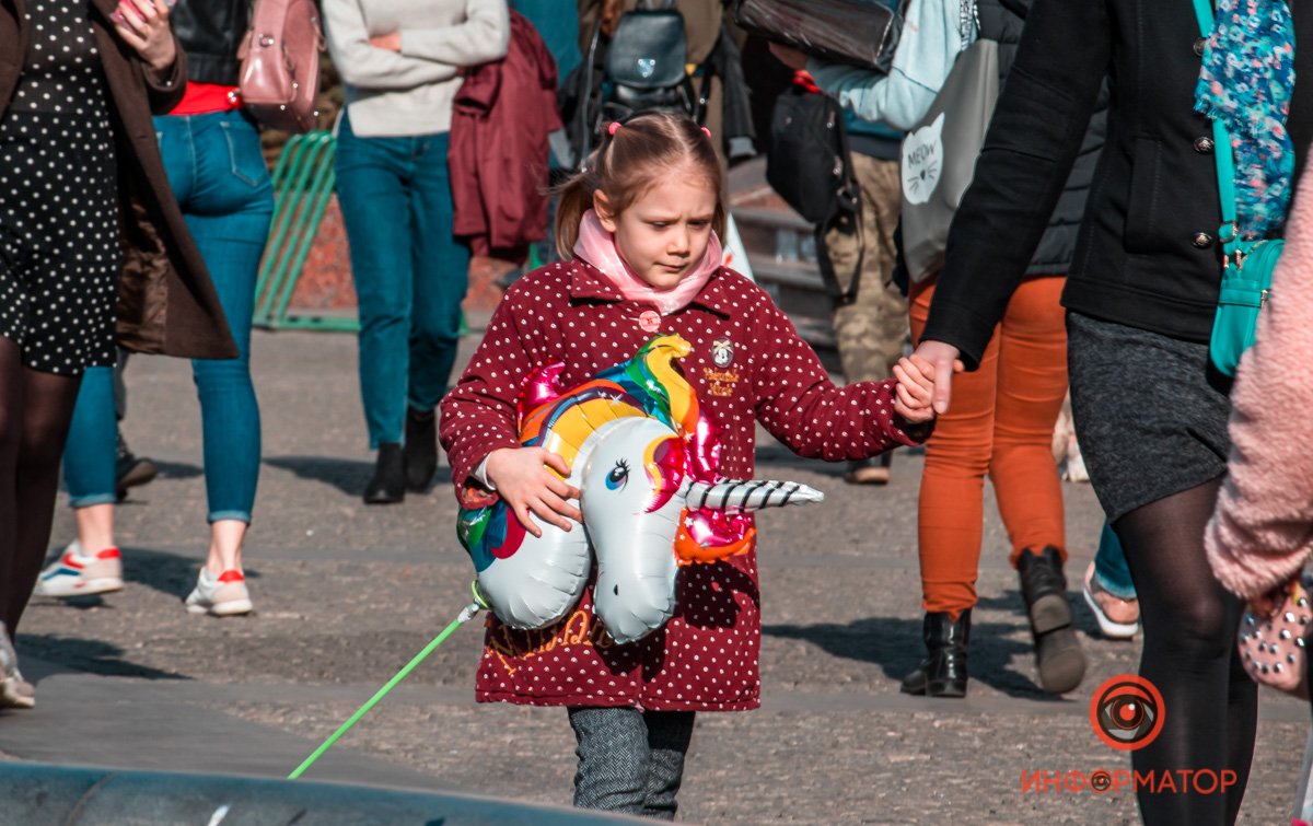 Вроде бы и шарик дали, но чет все-равно грустно