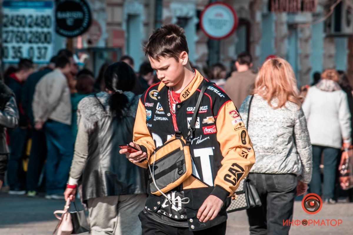 Всех поздравил