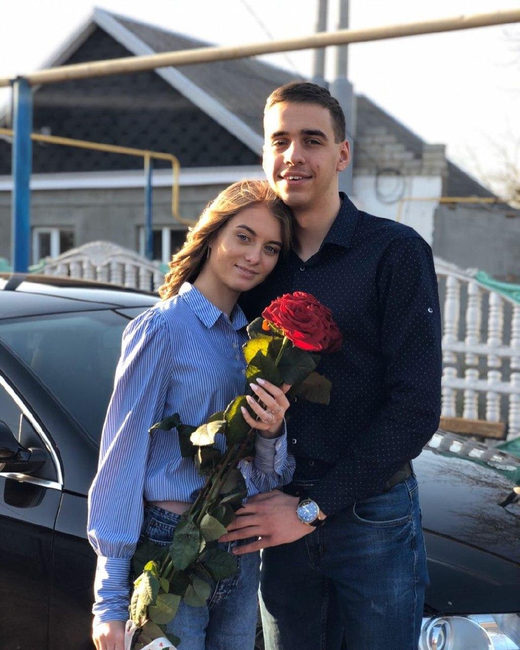 Обнимайте любимых людей Обнимайте любимых людей