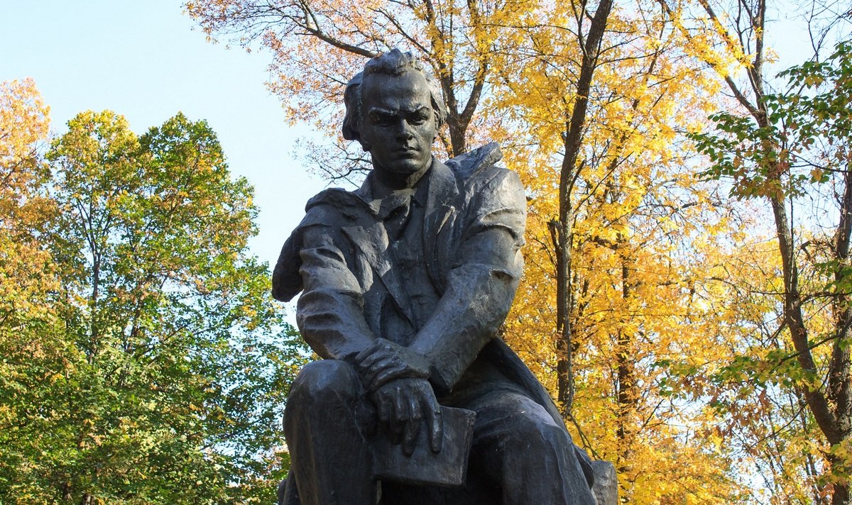 Тарас Шевченко - одна из наиболее значимых фигур Украины