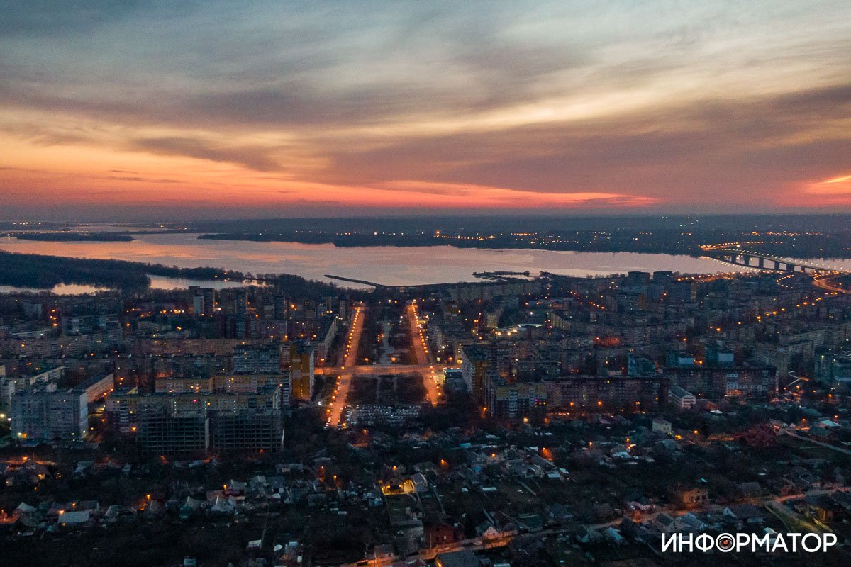 Все еще светят огни Все еще светят огни