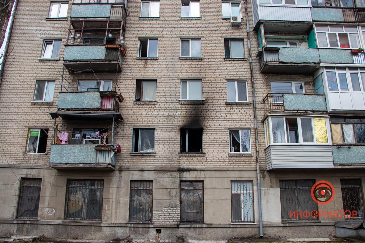 Пожар случился в квартире на 2 этаже Пожар случился в квартире на 2 этаже