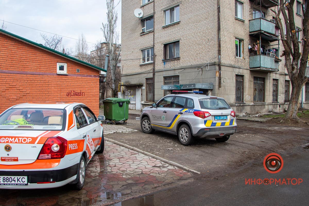 На место прибыли спасатели и правоохранители На место прибыли спасатели и правоохранители
