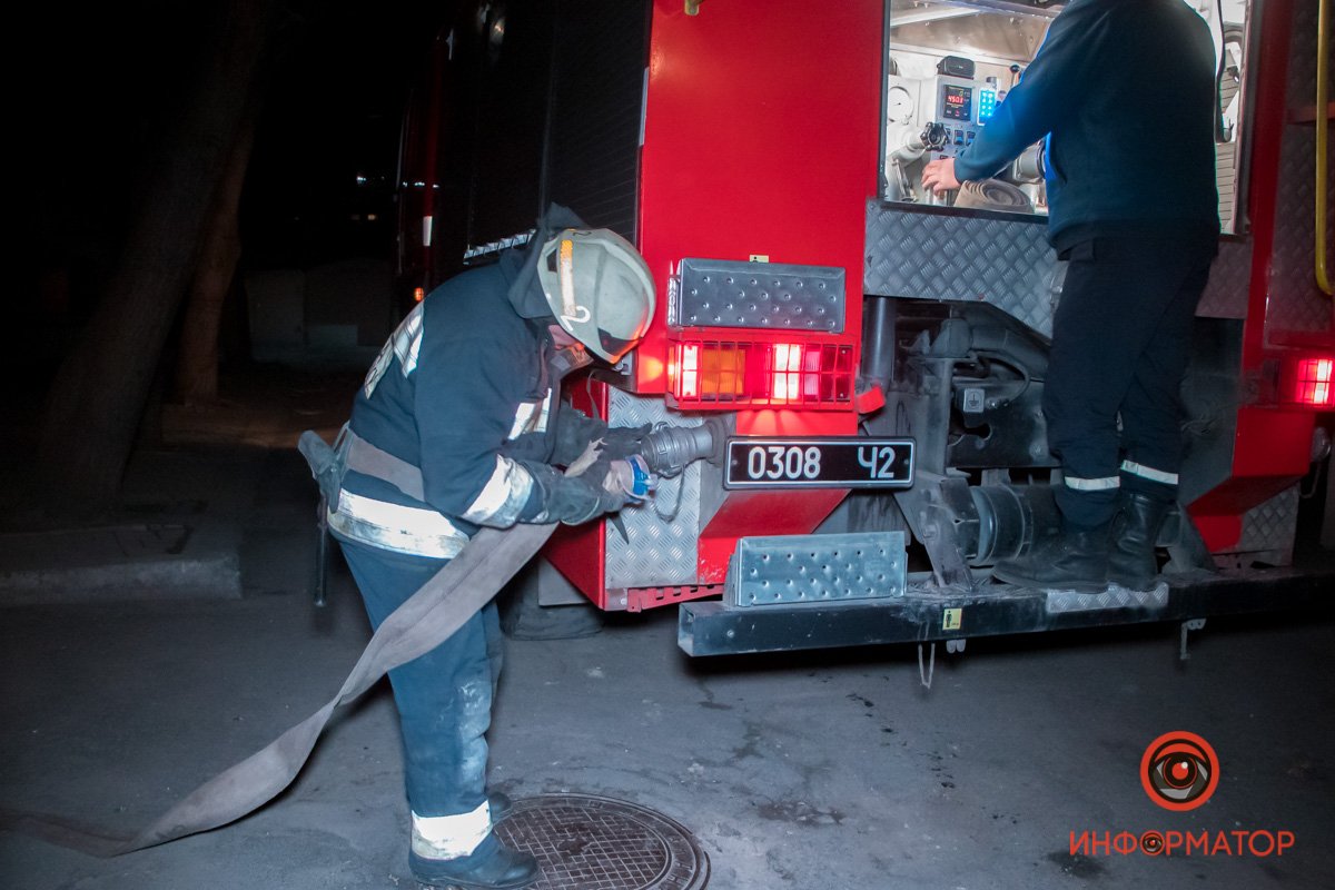 Взрыв в центре Днепра: горел офис на Яворницкого 4