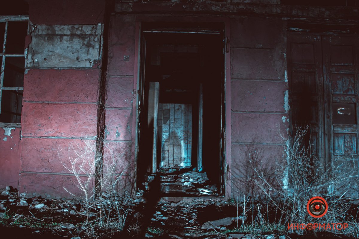 Много мусора внутри