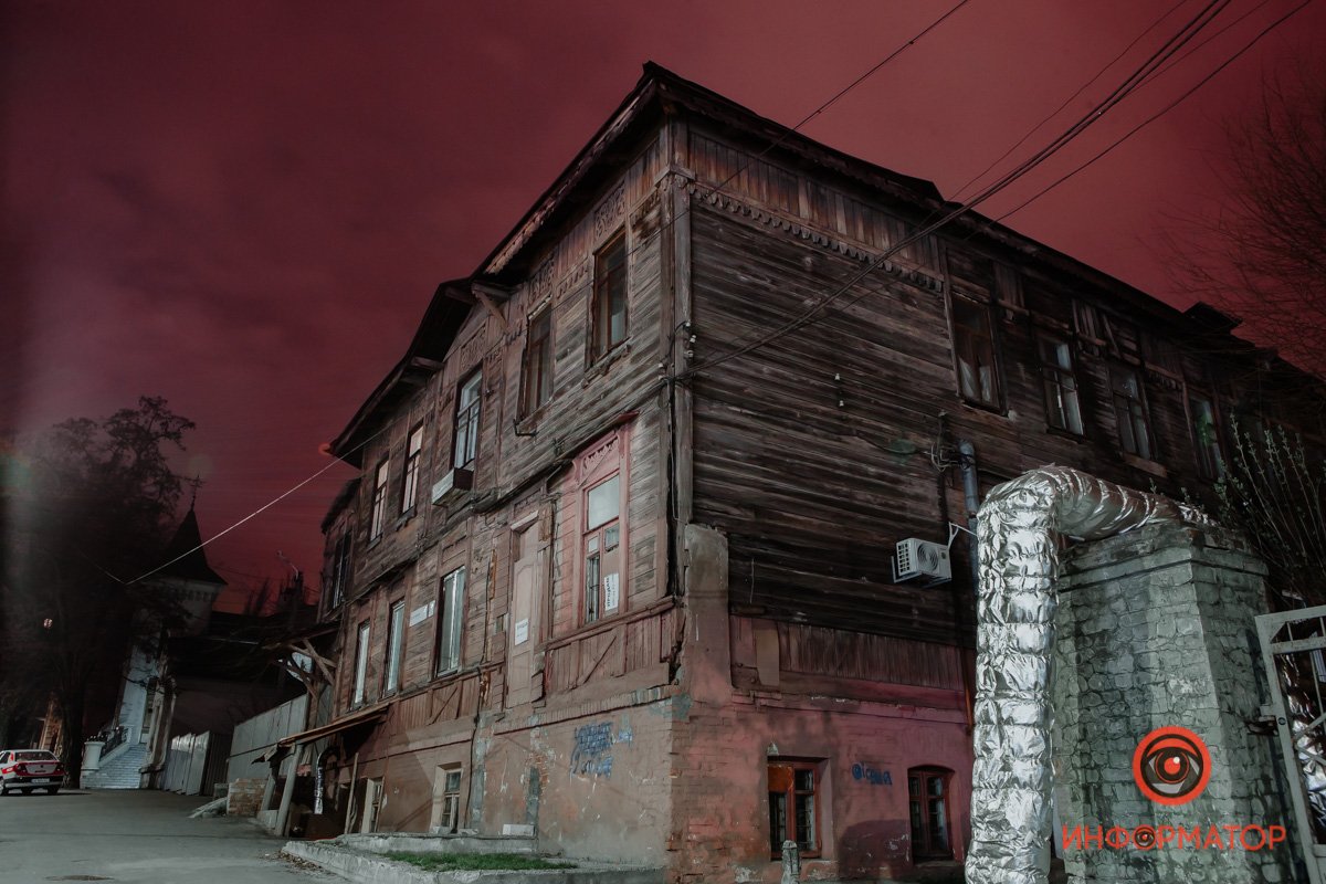 Возвышается Возвышается