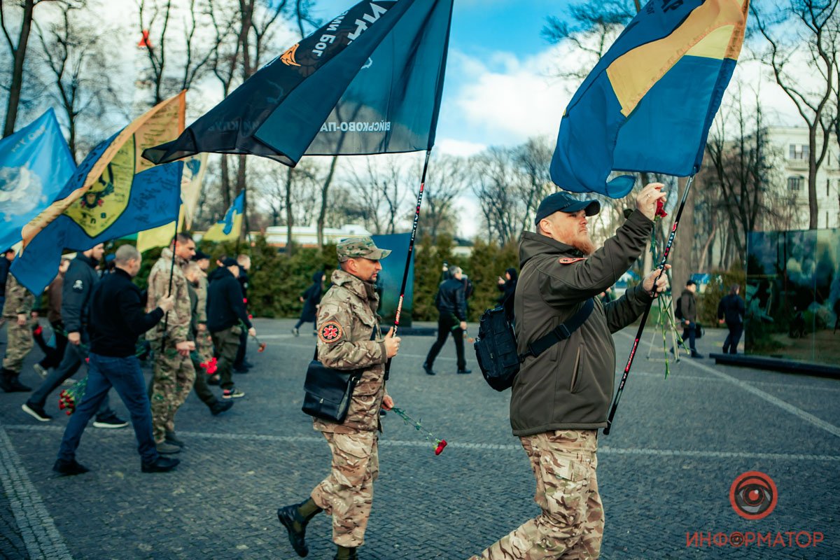 Возложили цветы в память о тех, кто уже не вернется