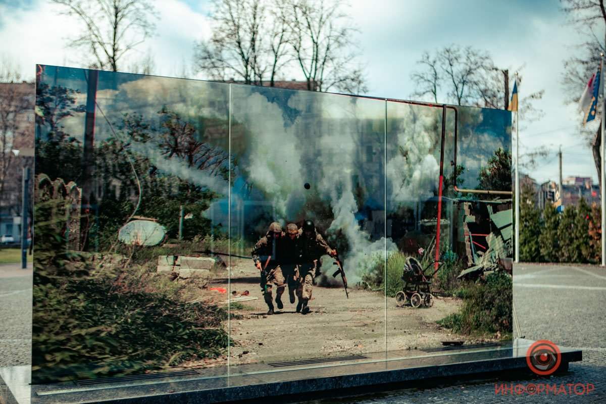 В нескольких сотнях километрах от нас