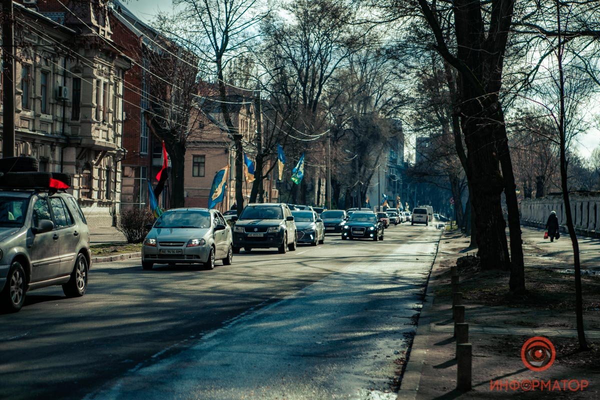 С Днем добровольца!