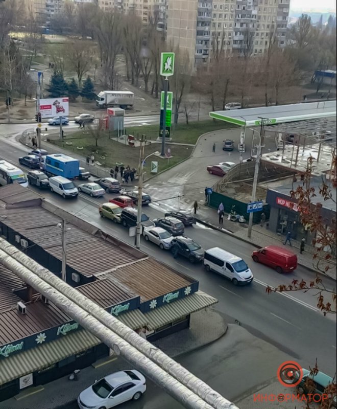 В Днепре на Калиновой столкнулись 4 автомобиля: образовалась огромная пробка 1