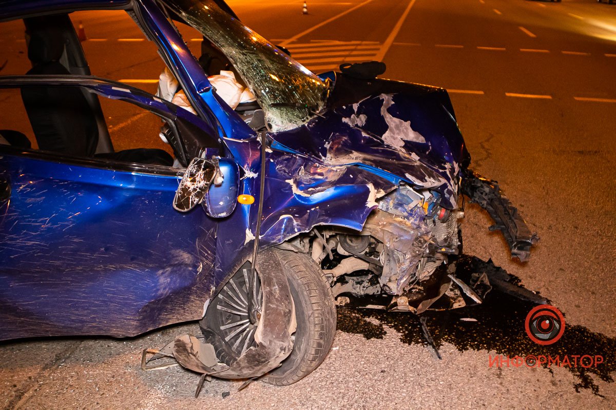 Автомобиль существенно поврежден Автомобиль существенно поврежден