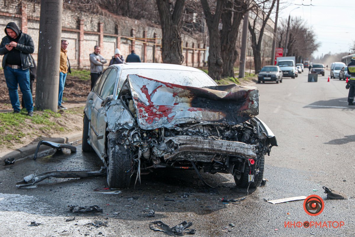 Работают спасатели и полиция