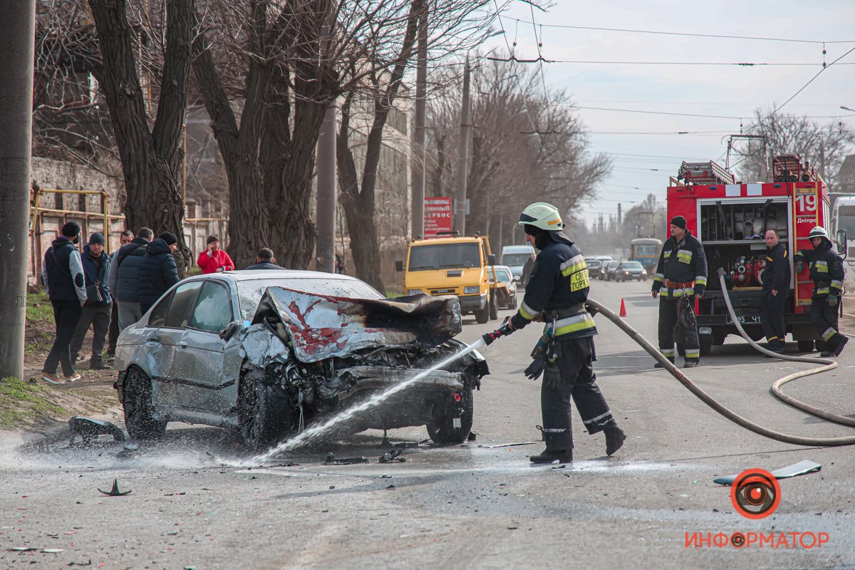 Работают спасатели