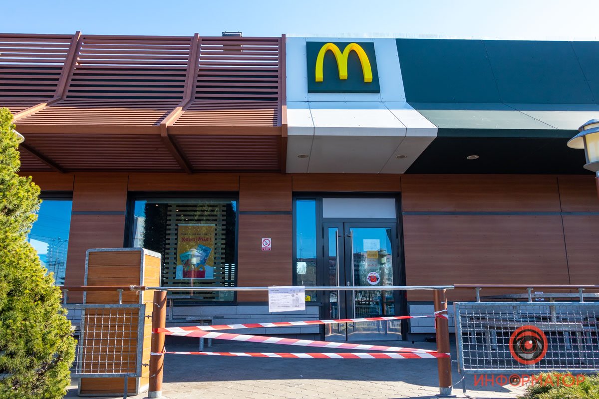 А вот МакДрайв в McDonald's на проспекте Героев работает для всех