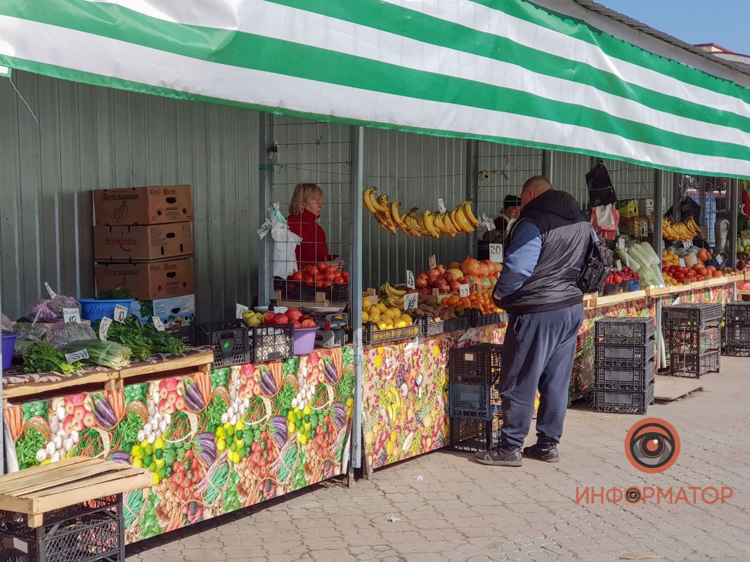 Никто ничего не закрывает клеенкой, никто ничего не заматывает в пищевую пленку Никто ничего не закрывает клеенкой, никто ничего не заматывает в пищевую пленку