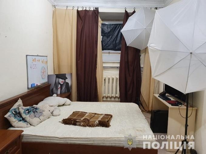 В Днепре полицейские накрыли 3 борделя 2