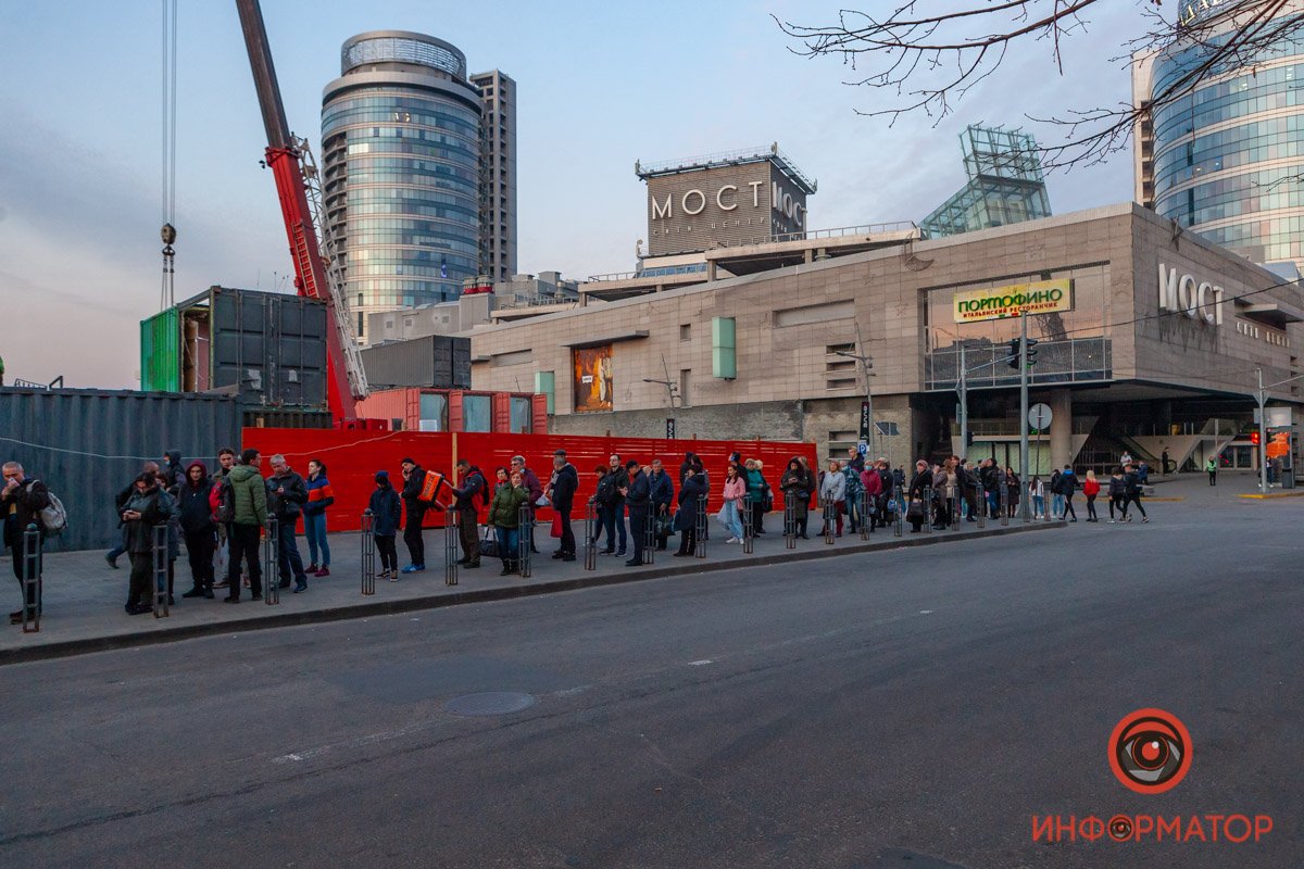 Боимся за тех, кто решит зайти в маршрутку без очереди