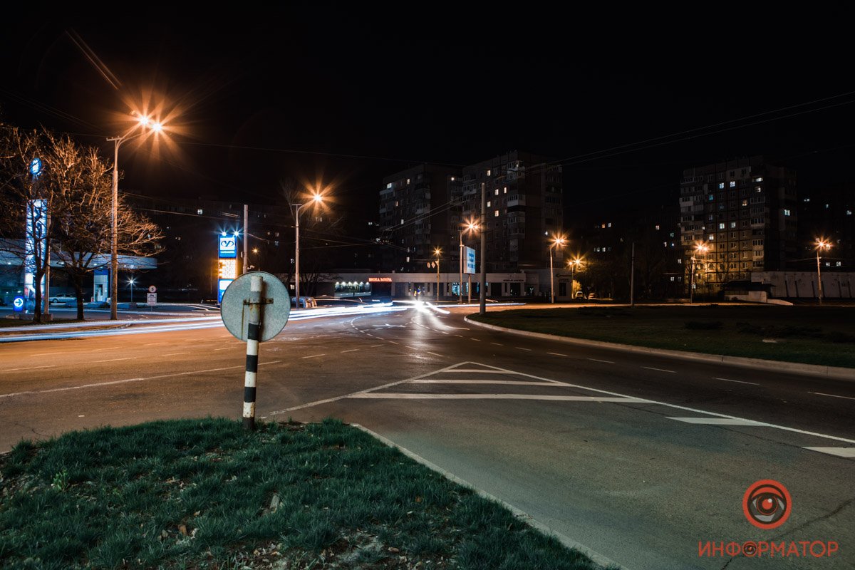 Фары и фонари освещают дороги Фары и фонари освещают дороги