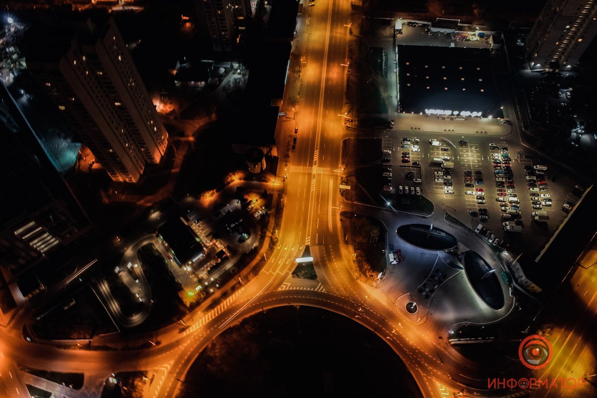 Кто-то выплавил эту дорогу из золота, не иначе Кто-то выплавил эту дорогу из золота, не иначе