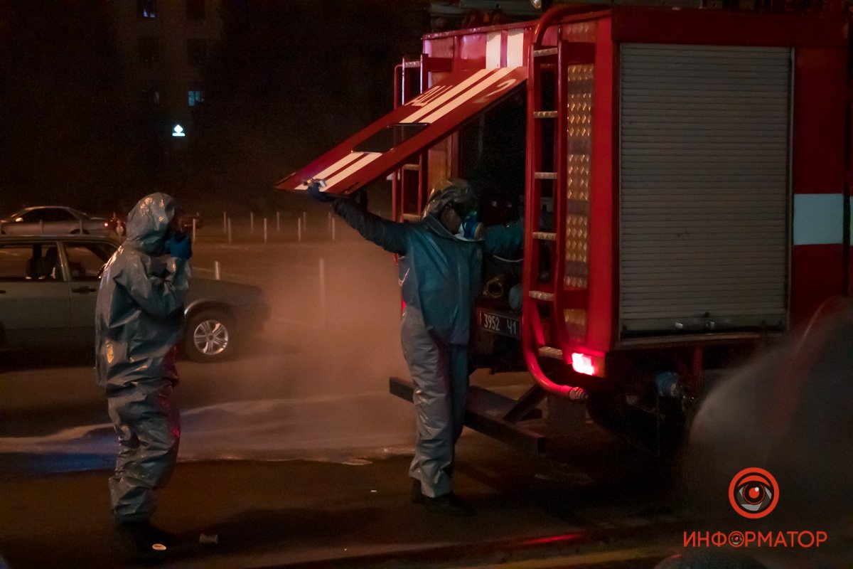 На дороги Днепра потратили 20 тонн специального раствора На дороги Днепра потратили 20 тонн специального раствора