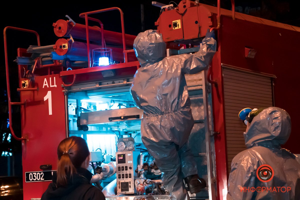 Раствор безопасен для животных и людей, но уничтожает бактерии и вредные вещества Раствор безопасен для животных и людей, но уничтожает бактерии и вредные вещества