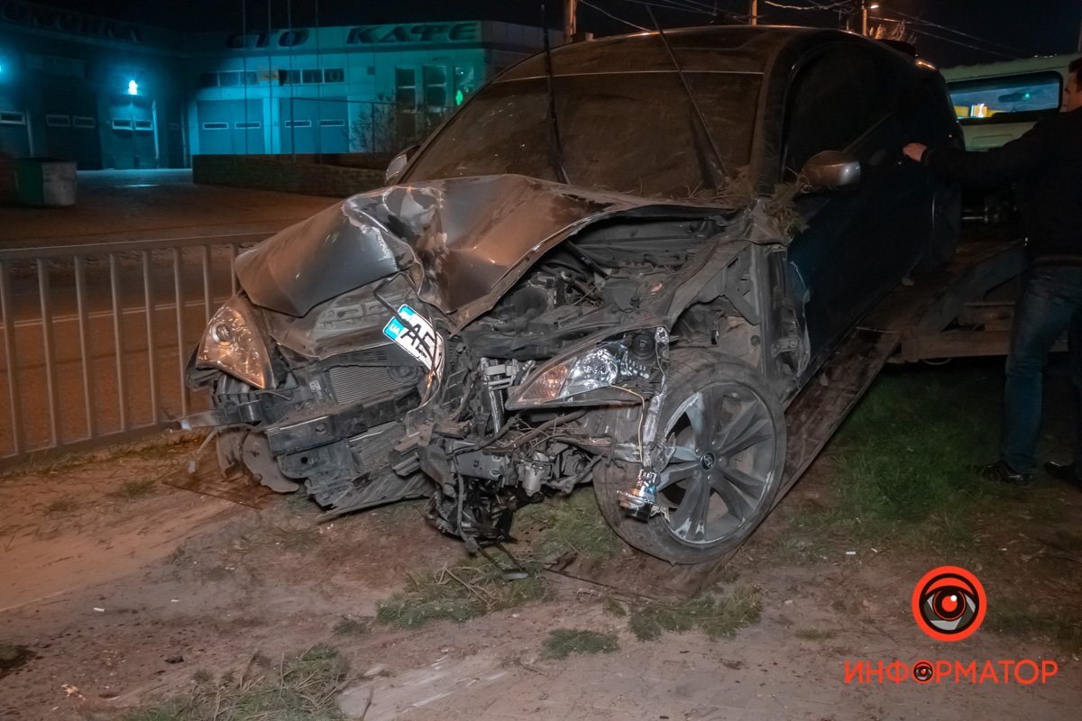 Автомобиль эвакуируют