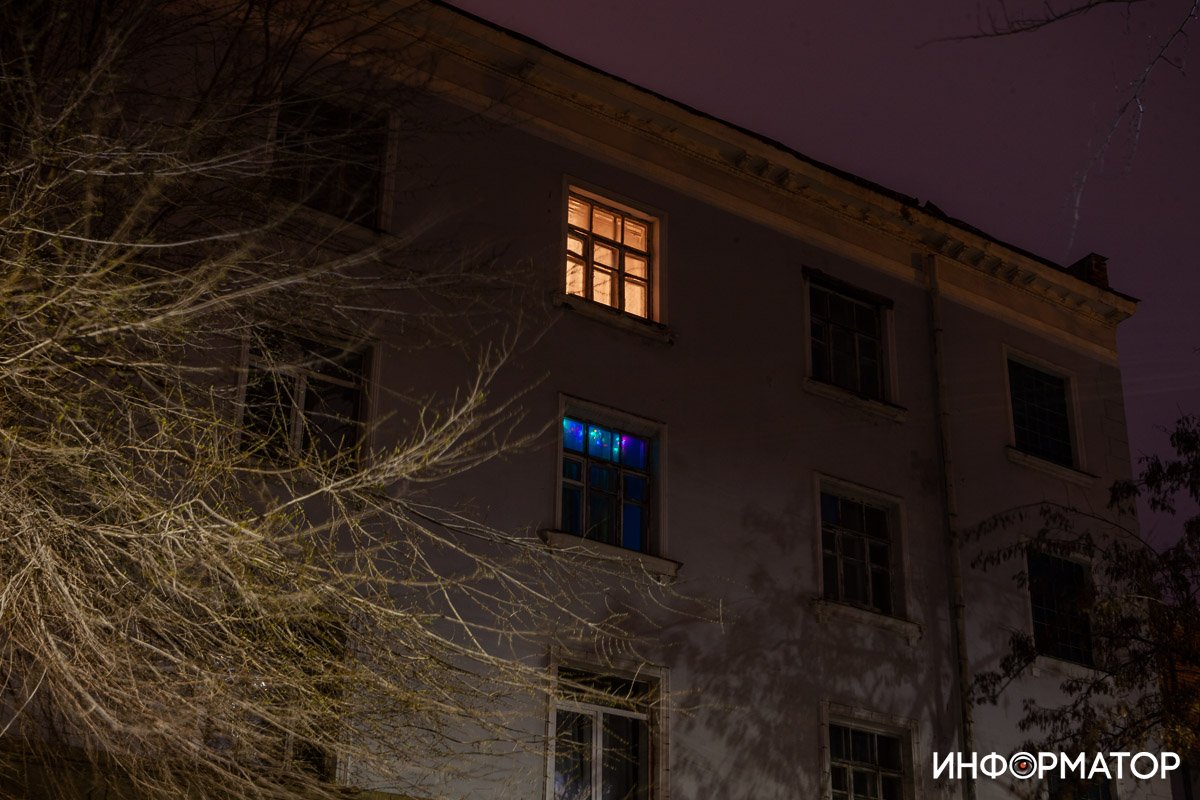 Свет в оконце