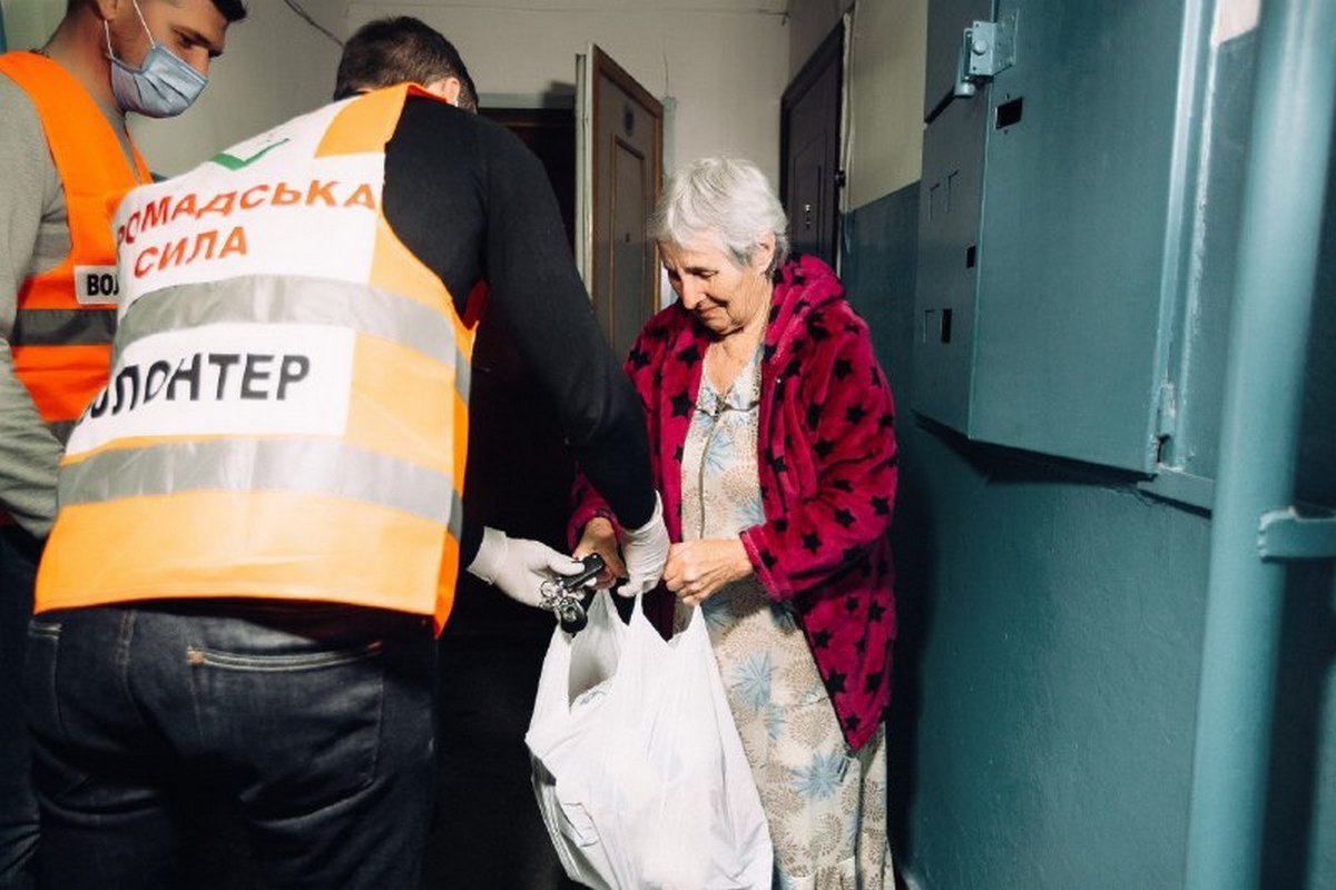 Загид Краснов организовал доставку продуктов на дом пожилым днепрянам 2