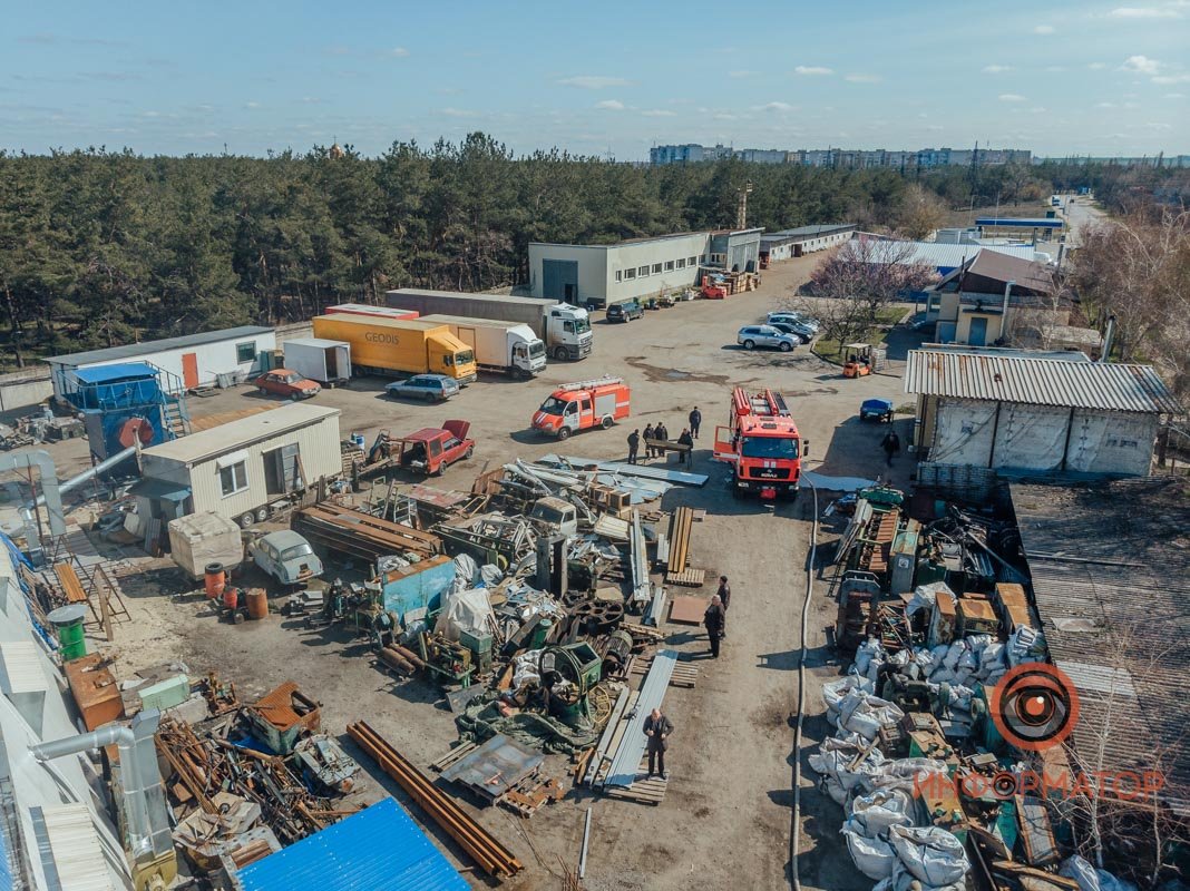 Дым несло на соседние улицы Дым несло на соседние улицы