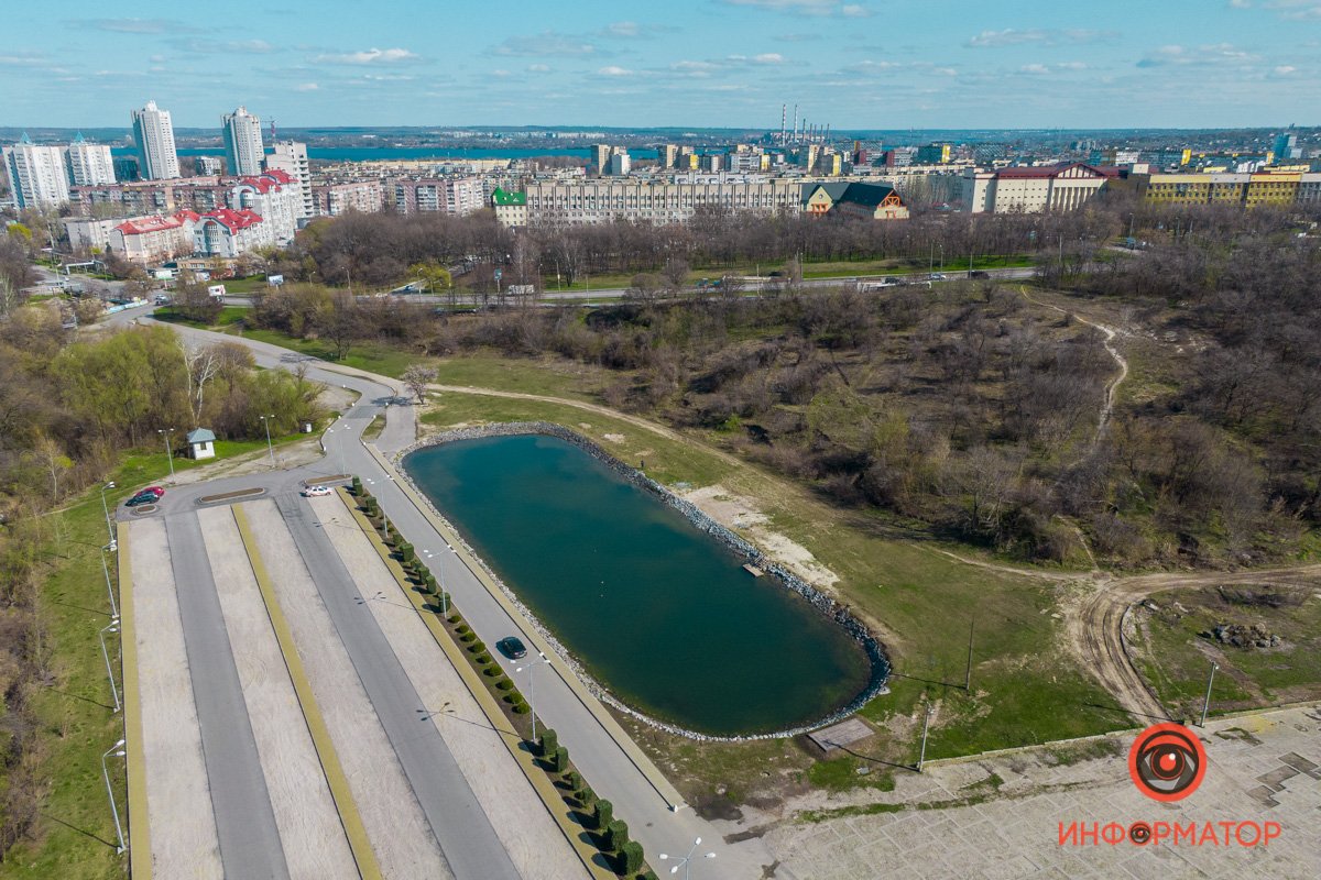 А вы знали, что тут есть озеро? А вы знали, что тут есть озеро?