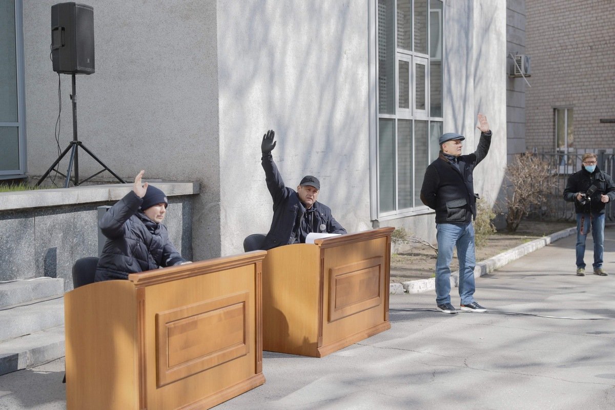 На заседание собрались 48 депутатов На заседание собрались 48 депутатов
