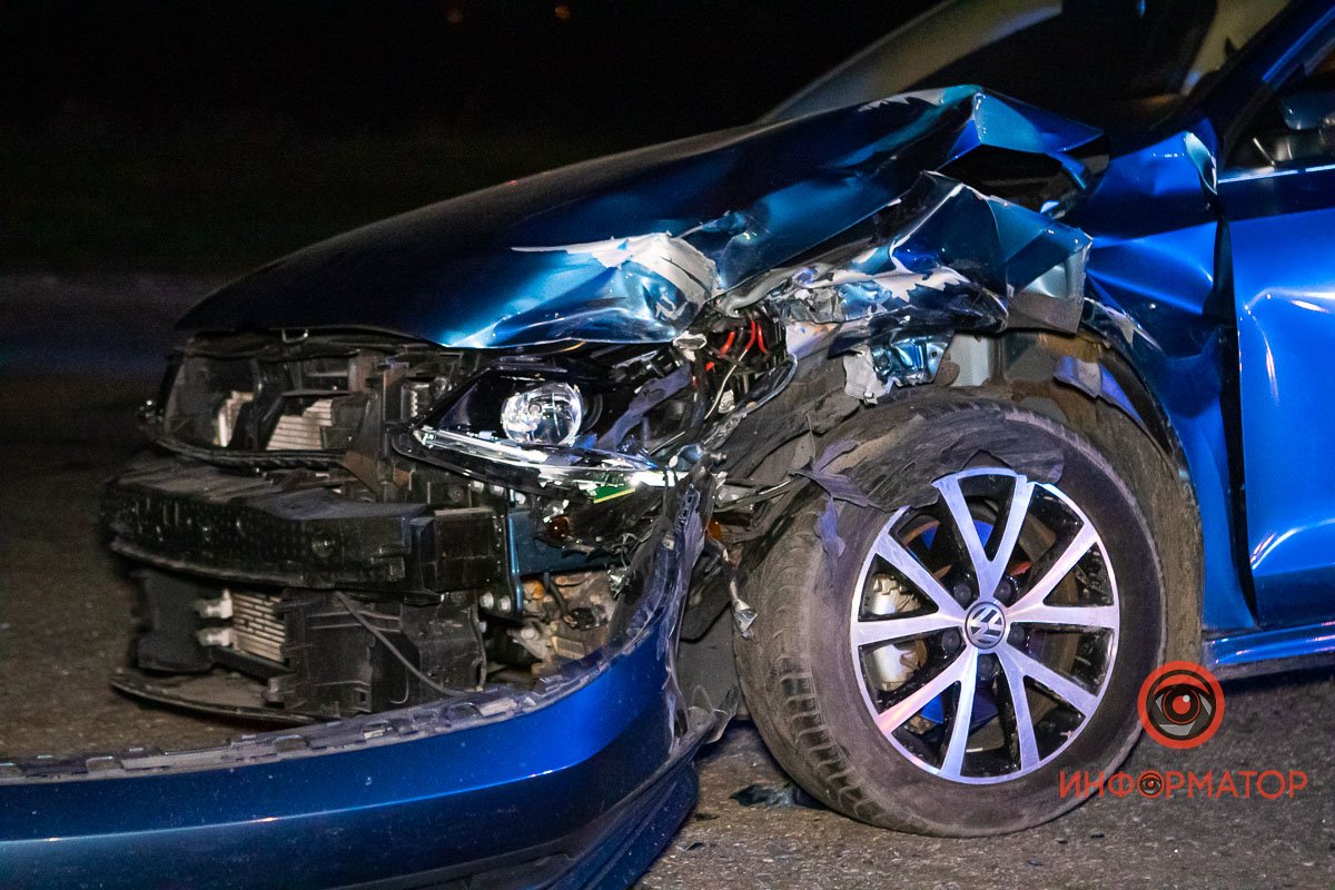 Автомобиль существенно поврежден Автомобиль существенно поврежден