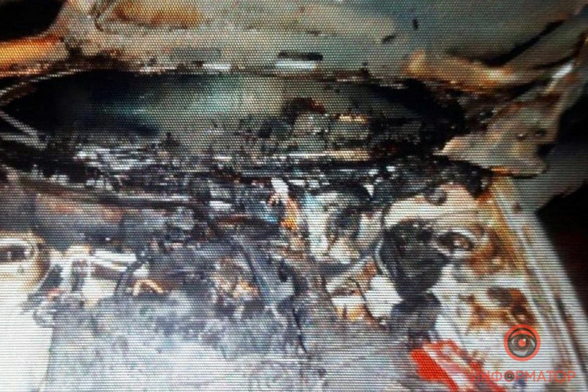 В машине сгорел моторный отсек