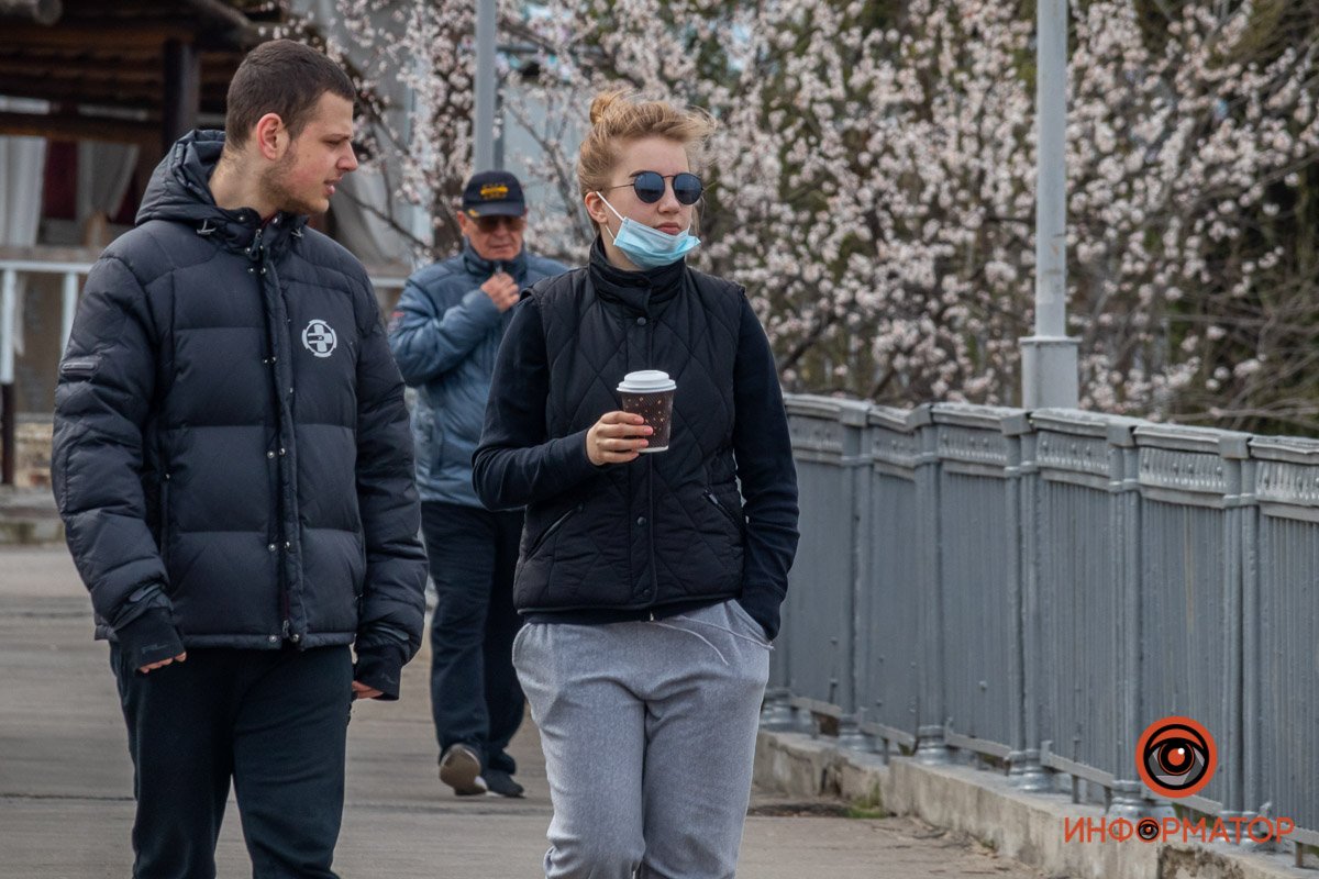 Маску необходимо менять каждые 2 часа Маску необходимо менять каждые 2 часа