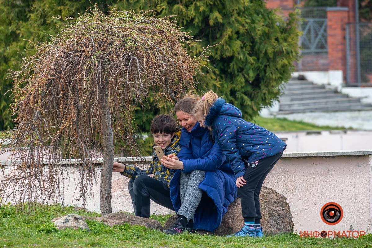 Нам нужно лишь немного пособлюдать карантин Нам нужно лишь немного пособлюдать карантин