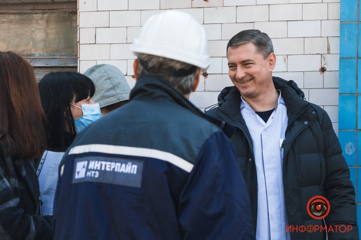 Первую партию средств индивидуальной защиты передали в городскую больницу № 21 на Канатной Первую партию средств индивидуальной защиты передали в городскую больницу № 21 на Канатной