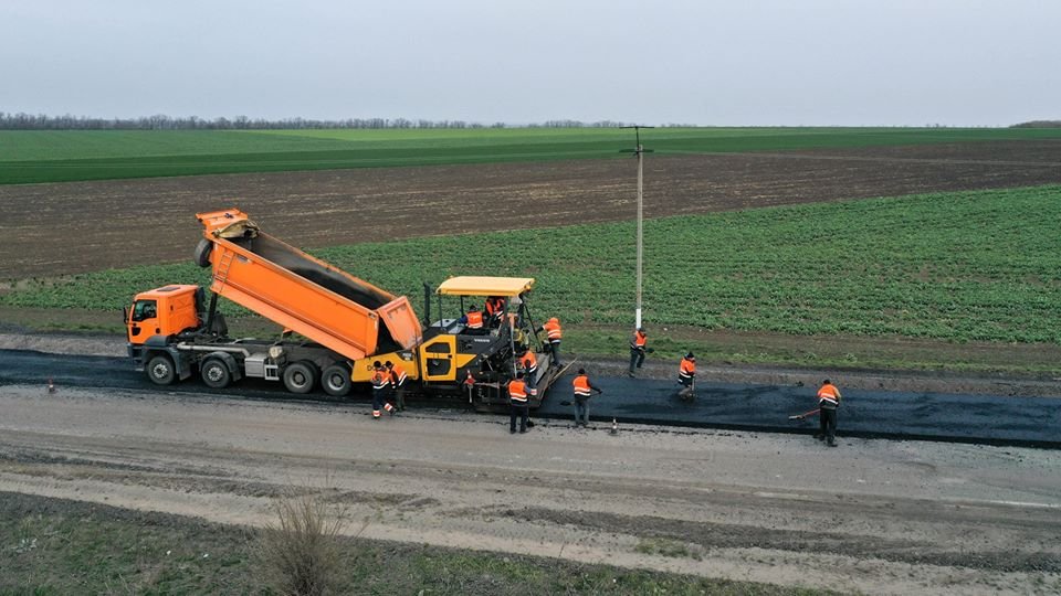 Юрий Голик показал, как идет ремонт автодороги Р-73 Никополь-Днепр 5