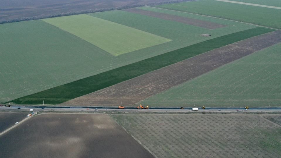 Юрий Голик показал, как идет ремонт автодороги Р-73 Никополь-Днепр 6