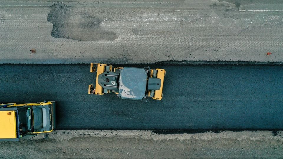 Юрий Голик показал, как идет ремонт автодороги Р-73 Никополь-Днепр 8