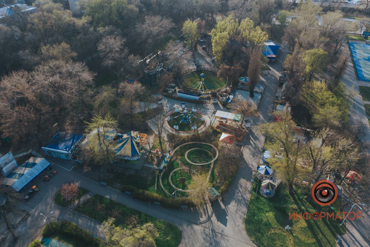 Парк опустел